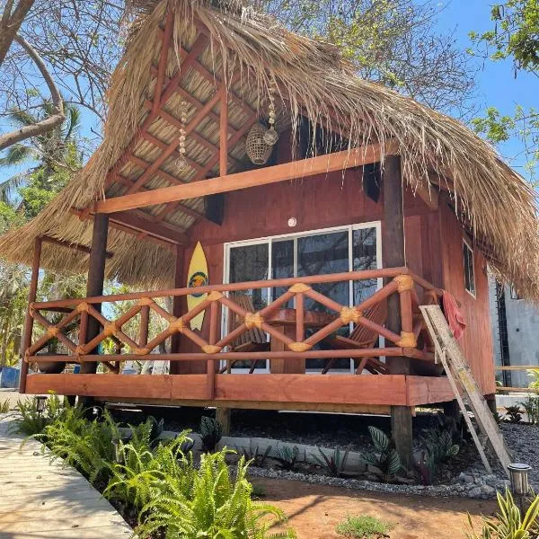Cabaña Buganvilia Punto Surf Barra La Saladita, hotell sihtkohas La Salada