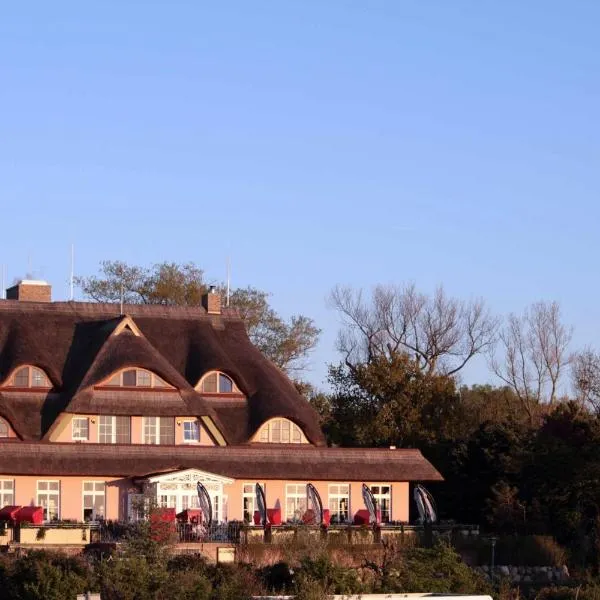 Romantik Hotel Namenlos, hotel en Ahrenshoop