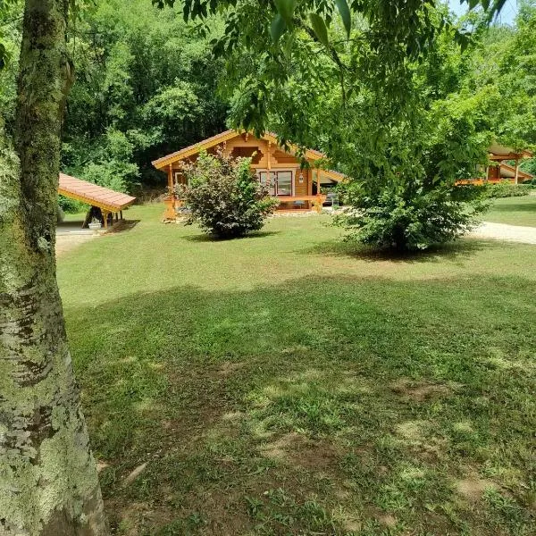 "Au Cha les Vaux" Chalet 49, hotel in Mauroux