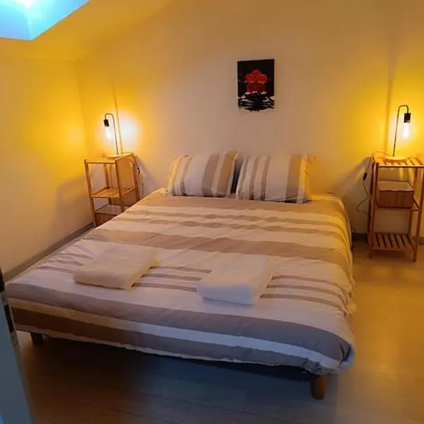 Maison de ville en pierre, hotel in Mescoulès