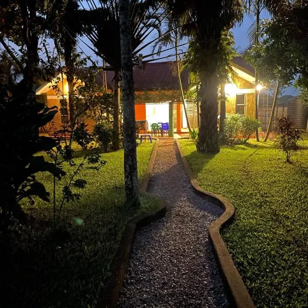 Viesnīca Entebbe gardens holiday home pilsētā Entebe