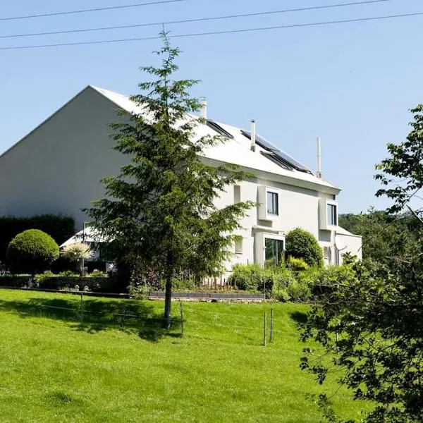 Whispering Pines, hotel in Folkendange