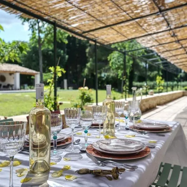 Mas du Grand Chêne, hotel in Saint-Rémy-de-Provence
