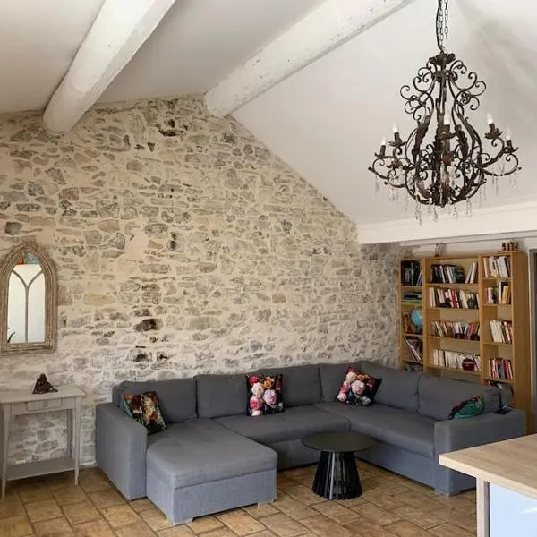 Duplex familial au cœur de la cité médiévale, hotel v destinácii Aigues-Mortes