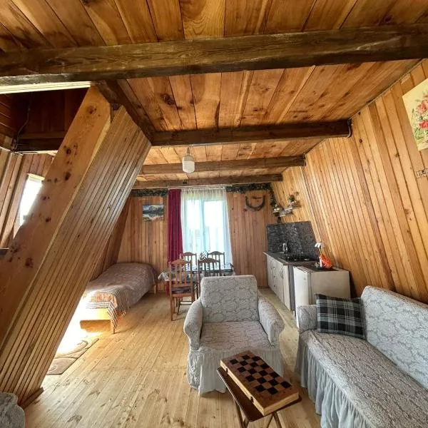 The Cottage in the Mountains, hotel di Gomi