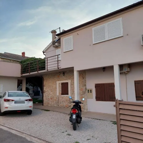 Apartmani Roko, hotell sihtkohas Ražanac