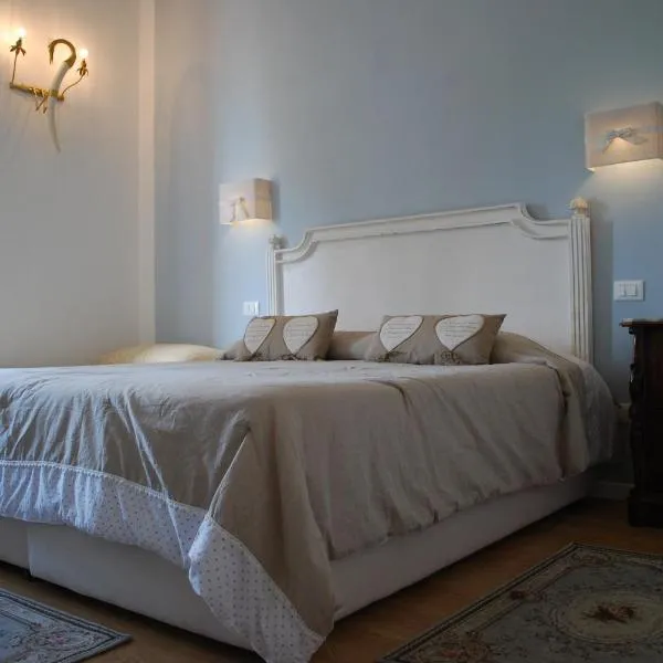 Piccolo Navy, hotel in Livorno