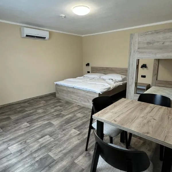 Ubytování U Pupka, hotel in Vrbovec