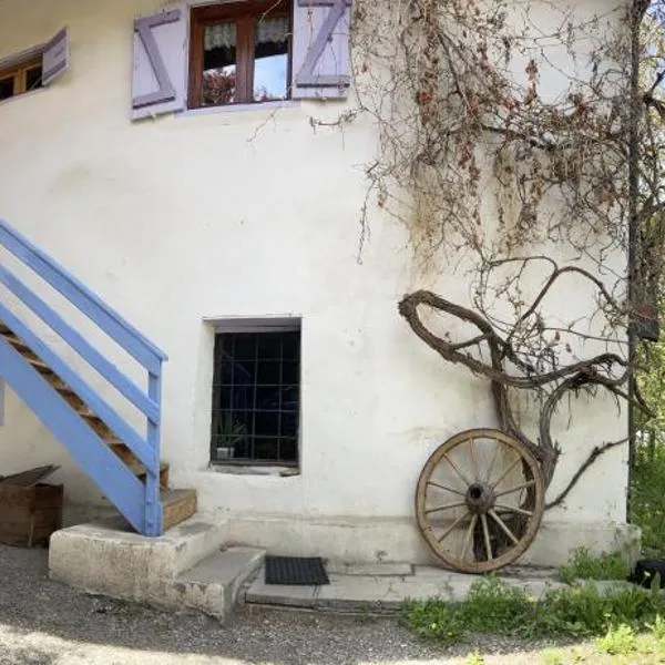 Gîte Le Moulin papillon, hotel v destinaci LʼArgentière-la-Bessée