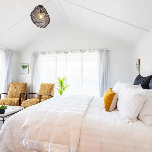 Spacious, Breezy Studio Apartment, Moments from Downtown and Beach, khách sạn ở Mount Maunganui