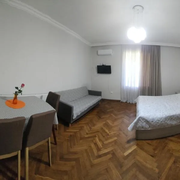 Quiet Apartment close to Central Park, hotel in Tskaltubo