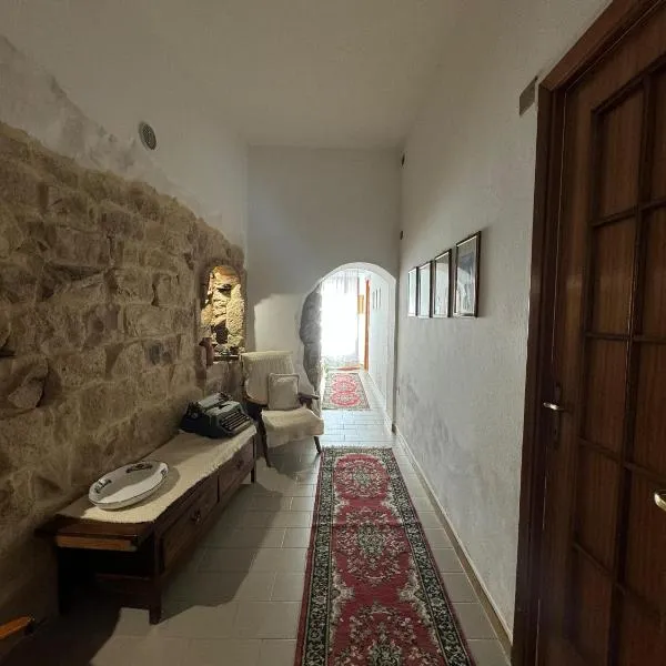 Domu 'e ajiajius，貢內薩的飯店