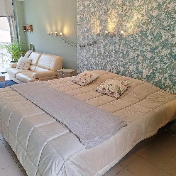 Le studio du Meslay，Fyé的飯店