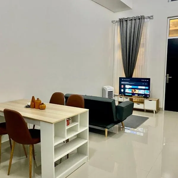 Villa Ku Villa Mu, hotel v destinaci Semarang