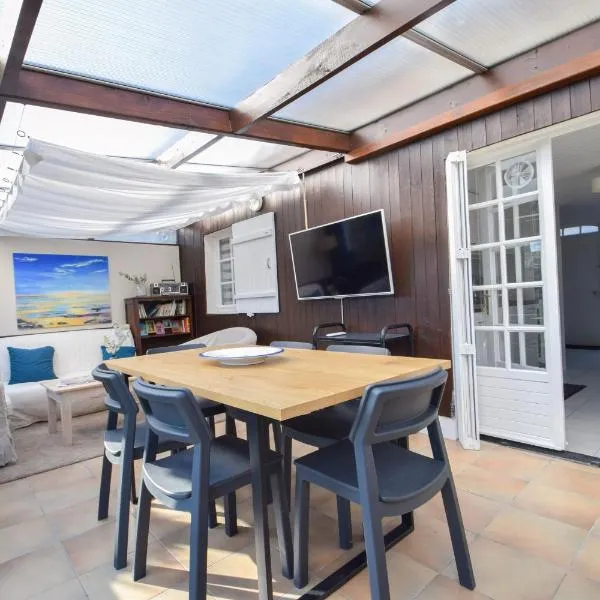 Le Chalet Ma Neizh - 4 pers avec jardin, hotel v destinaci La Richardais