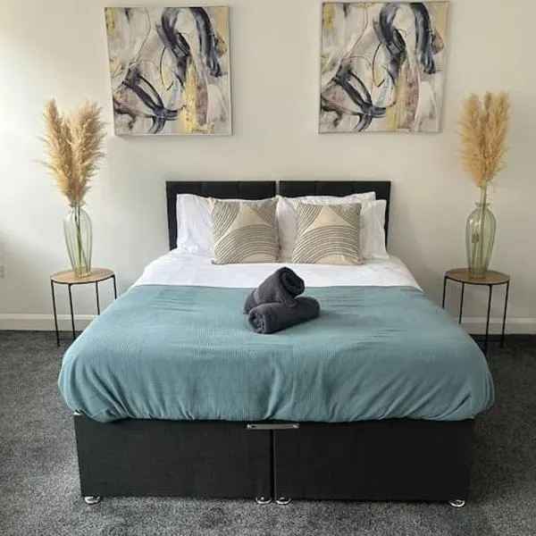 Spacious Leicester Apt with Free Parking, Sleeps 6, hotel en Leicester