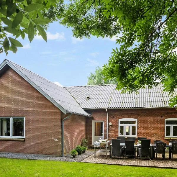 Nice Home In Bredebro With Wifi, hotel v destinaci Bredebro