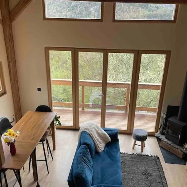 Le Mirador chalet Seytroux, big views 15 minutes from Morzine, hotel in Seytroux