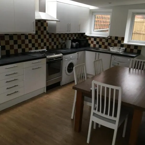 Spacious duplex flat, hotel in London