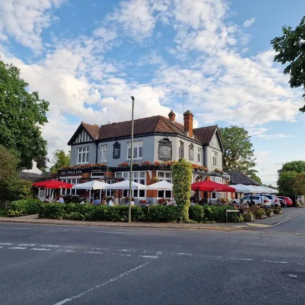 José Pizarro The Swan Inn、イーシャーのホテル