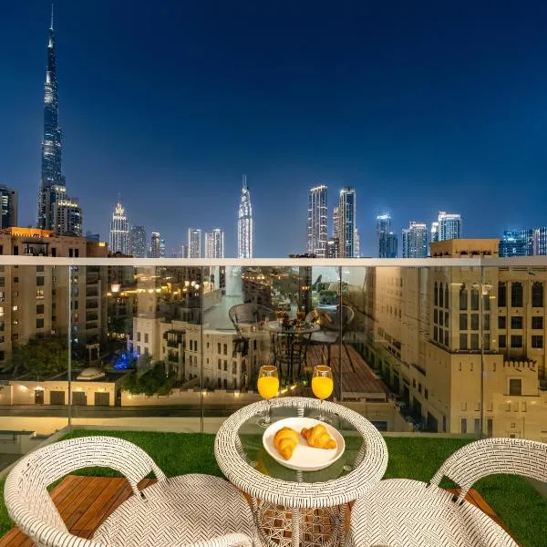 Luxury 2BR with Burj view, very close to Dubai Mall, hotel v Dubaji