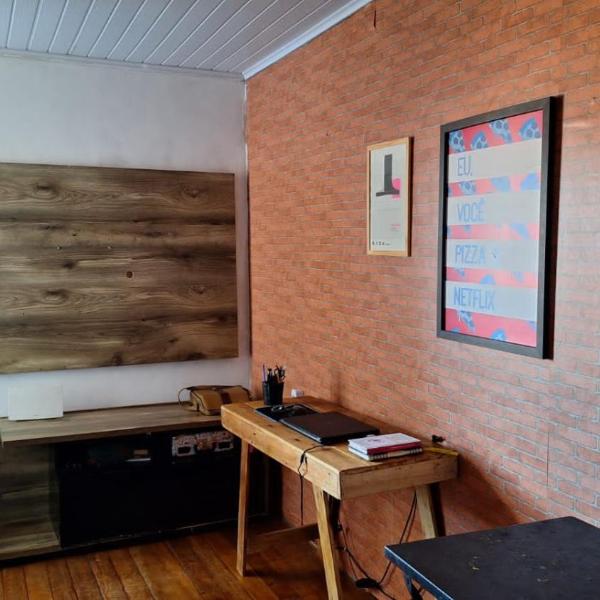 04 Quarto, com sala, cozinha, banheiro e sacada