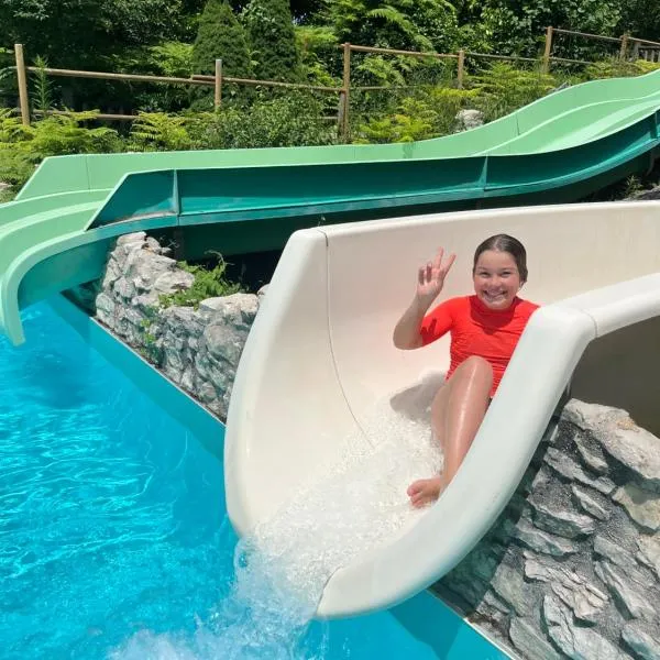 Camping La Tuque, hôtel à Belaye