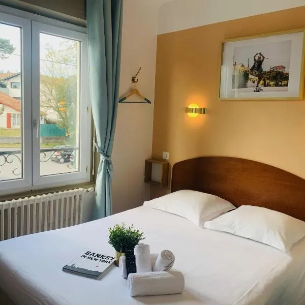 Hôtel Fine – hotel w mieście Anglet