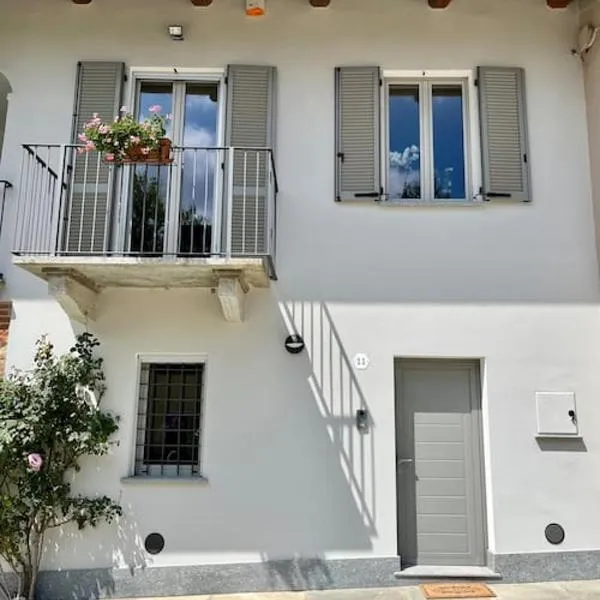 Cascina Luscai - La mansarda – hotel w mieście Novello