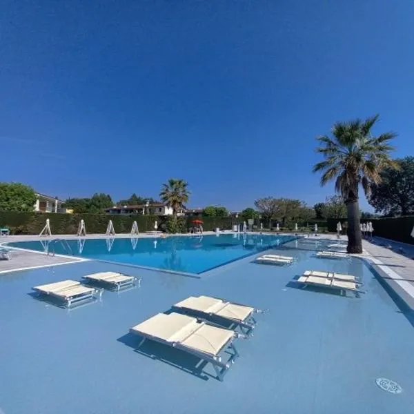 Apartament Nadine, hotel in Colà di Lazise