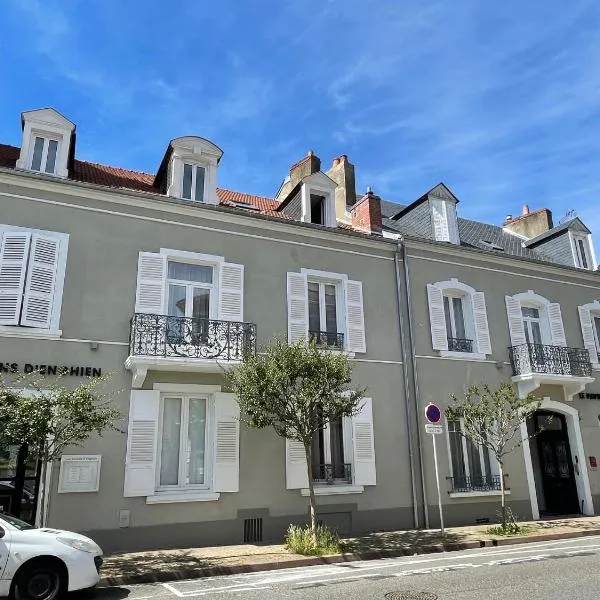 Le Pavillon d'Enghien, Vichy Centre – hotel w mieście Vichy