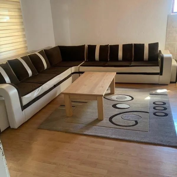 Racina Apartmani, hotel v destinaci Plav