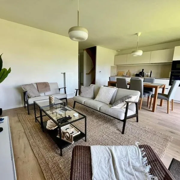 La Maison Bleue, Jardin & Mer 300m, hôtel à Dunkerque