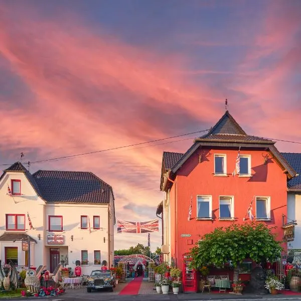 The Little Britain Inn Themed Hotel One of a Kind In Europe, Hotel in Vettelschoß