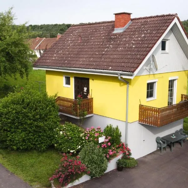 Ernas Ferienhaus, hotel in Aschbach bei Fürstenfeld