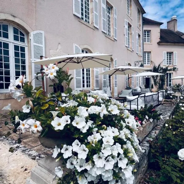 Domaine familial du château de Ragny, hotel v destinaci Savigny-en-Terre-Plaine