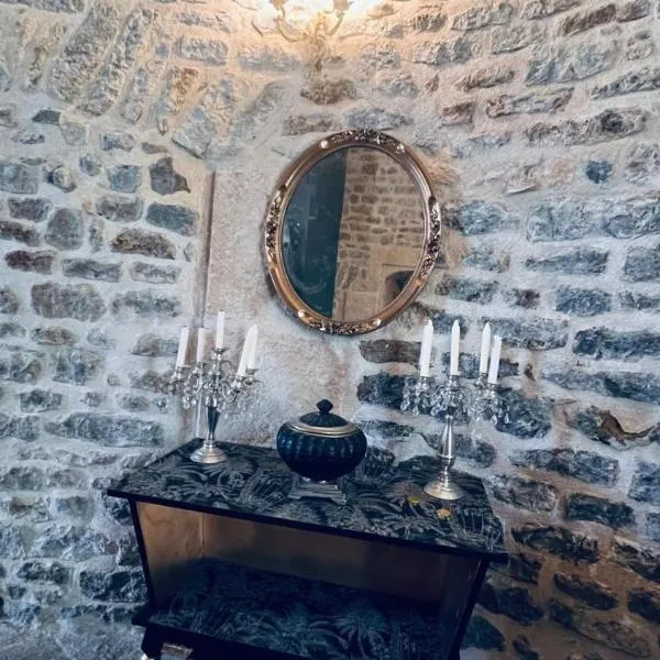 Domaine familial du château de Ragny, hotel v destinaci Savigny-en-Terre-Plaine