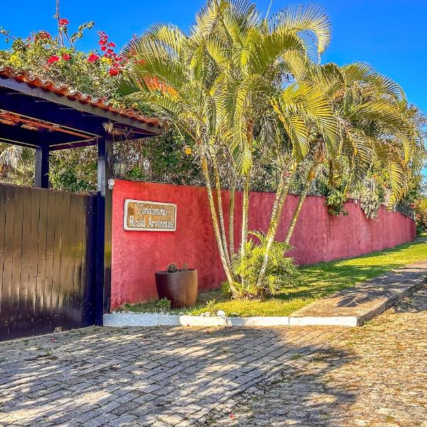 Casa com piscina a 600m da Rua das Pedras