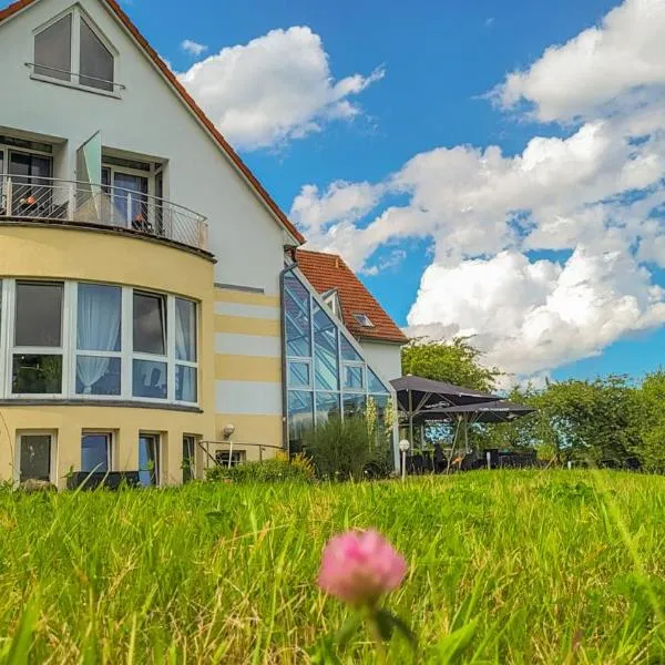 Inselhotel kleiner Bodden, hotel v destinaci Buschvitz