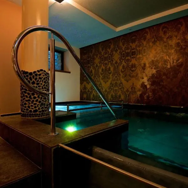 Albergo Caffe Centrale, hotel v destinaci Mezzocorona