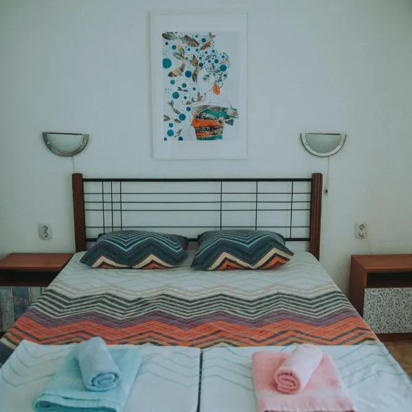 вила Лора, hotel v destinaci Sinemorets