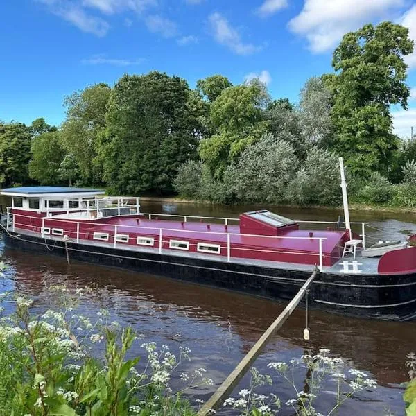 Unique Houseboat Experience I Central City Break, hotel i York