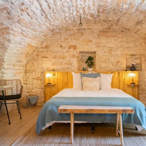 Le Mas de la Pouzolle - Chambre en cave voutée avec petit déjeuner, hotel in Le Garn