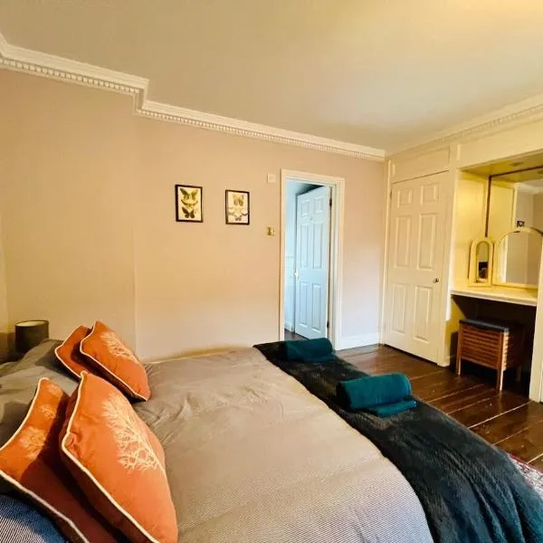 Characterful & cosy cottage with large double room, hotel v destinaci Manningtree