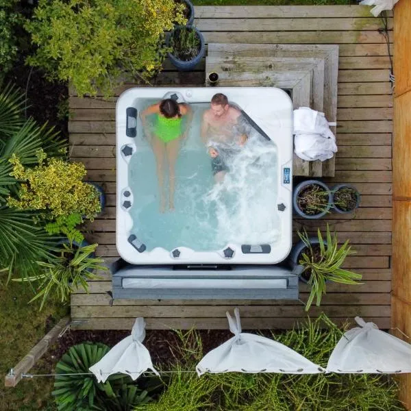 Ô85 - Cottage & Jacuzzi, Hotel in Prouilly