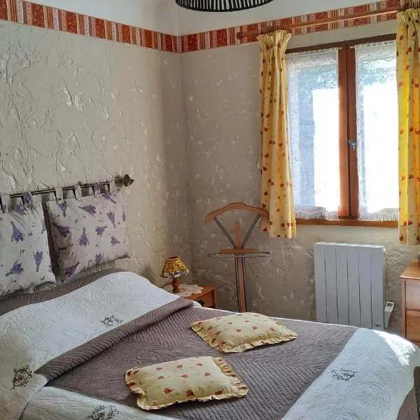 La pinède de Manon Chambre et table d'hôtes, ξενοδοχείο σε Barjols
