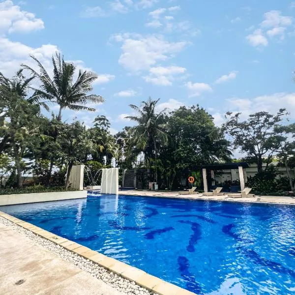 Sophisticated 2BR Surabaya Apartment at Via Tower Ciputra World by Le Ciel Hospitality, hotel v destinaci Surabaja