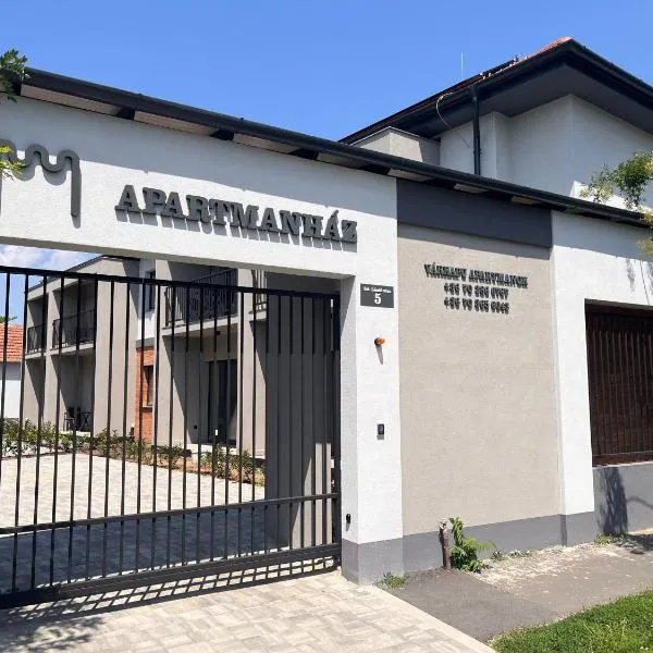 Várkapu Apartmanok 2, hotel v destinaci Gyula