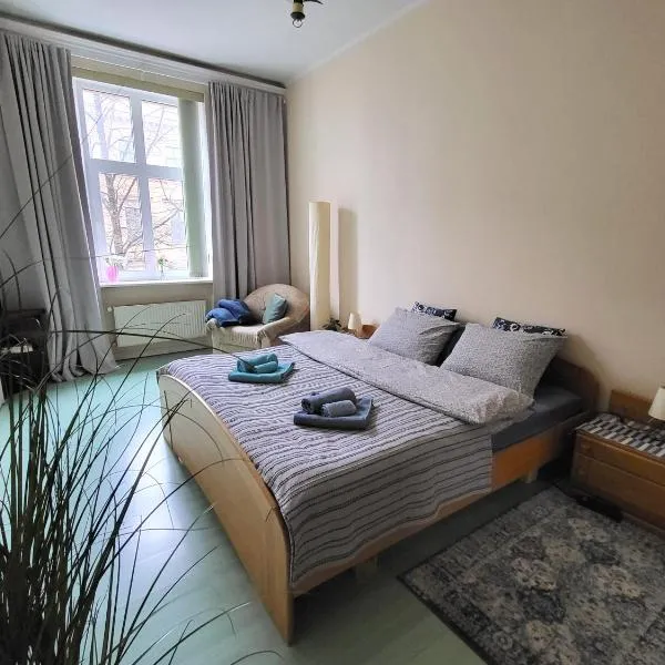 Viesnīca Alunana LUX & Jakuzzi Apart in Quiet Center, in Historical 1870's Building, Art Nouveau area, 74sqm, Self check-in Rīgā