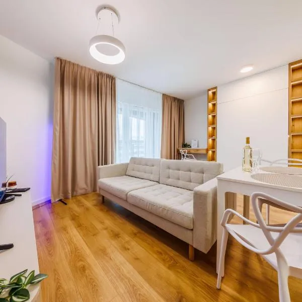 Premium Suite- City Center, Capital Towers, Free Parking by StayNest、ジェシュフのホテル